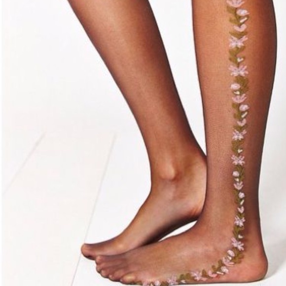 Urban Outfitters Accessories - Urban Outfitters Floral Vine Tights Med/Large